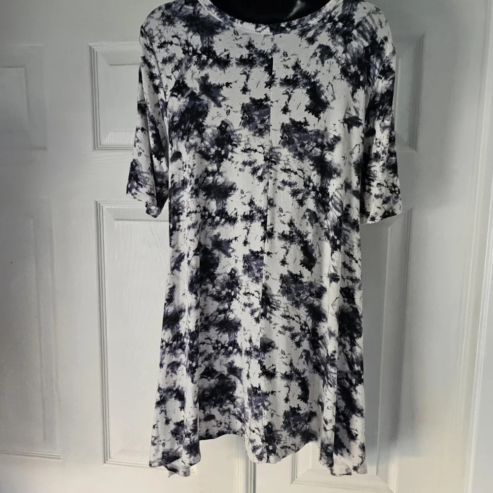 Grunge white/black/grey flowy blouse/dressSize small - Picture 3 of 5